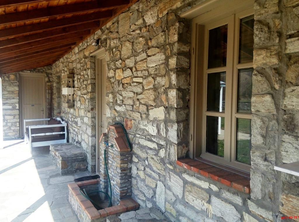 Linouria Hotel Nymfaio Exterior photo